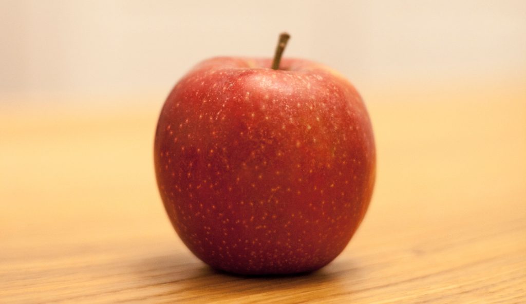 Ein Apfel steht sinnbildlich für strategische Empathie. 